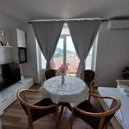 Bella Vista